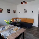 Apartman Sloneczny Piec Morz *